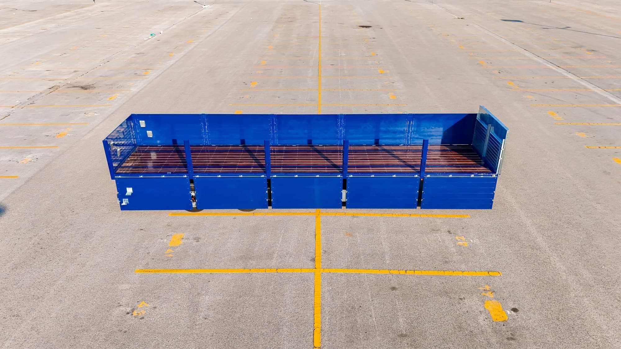 Aluminium Side Walls on highway.