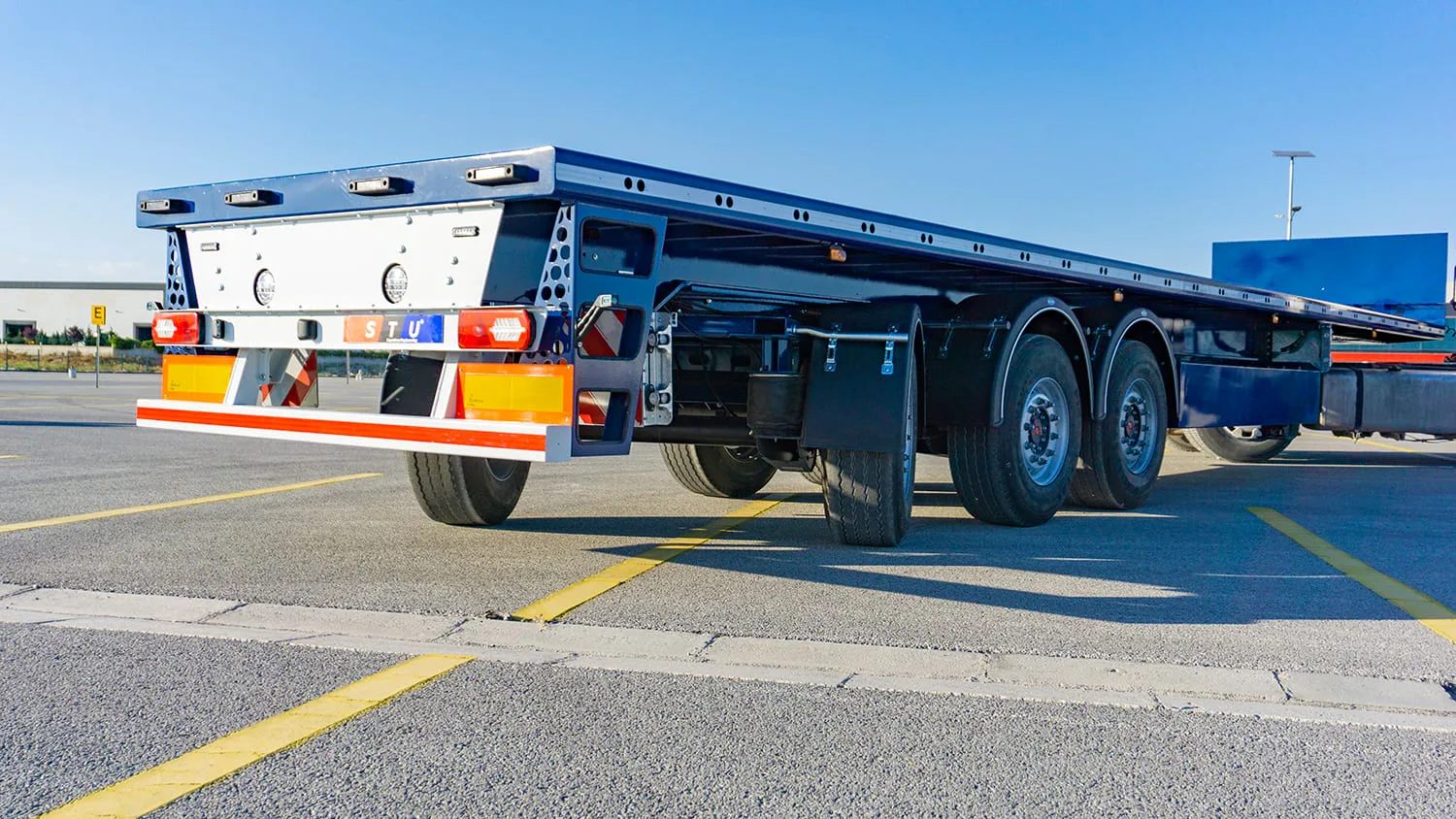 Verstärktes Plattformdeck — STU Trailers