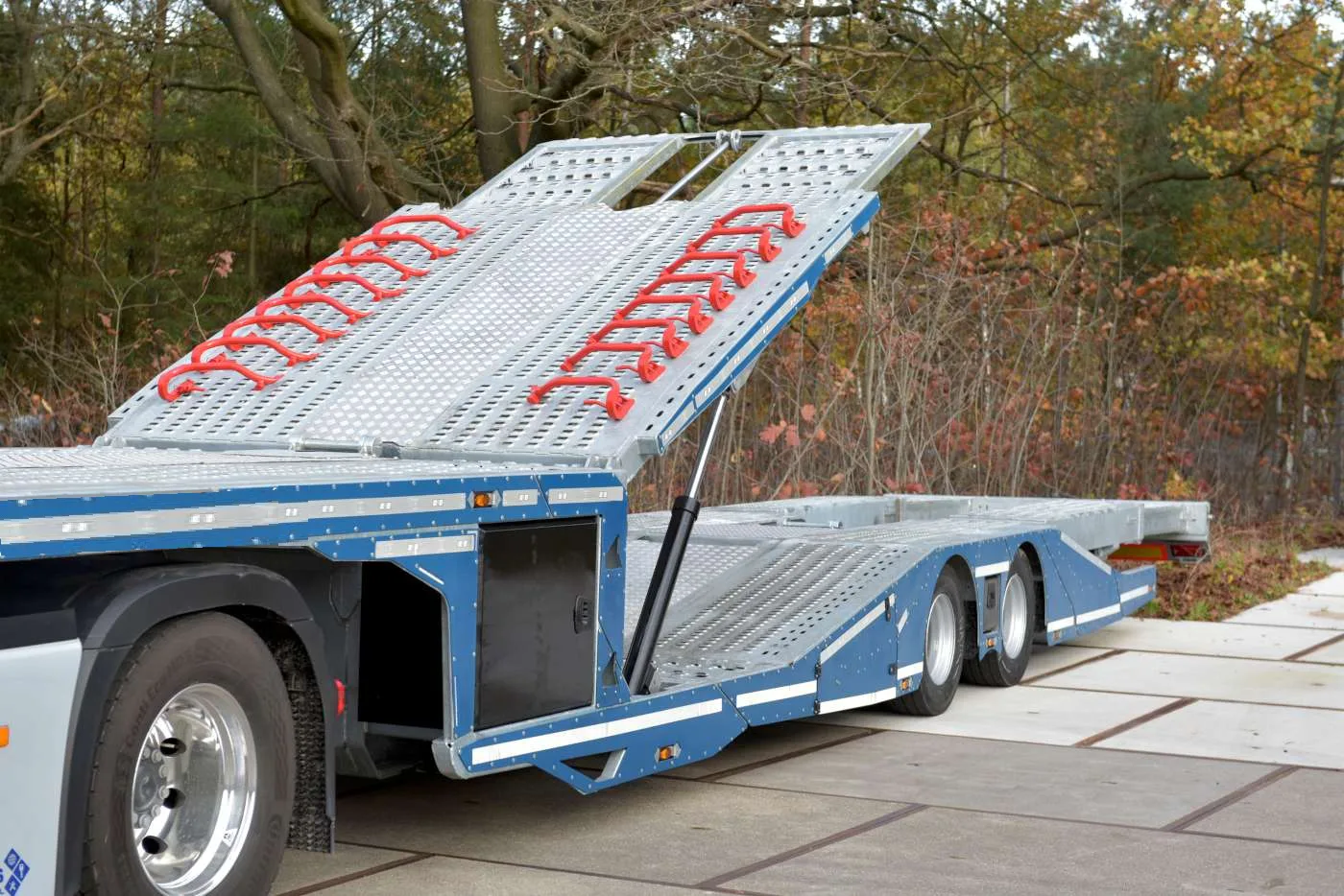 Komplett verzinktes Chassis — STU Trailers