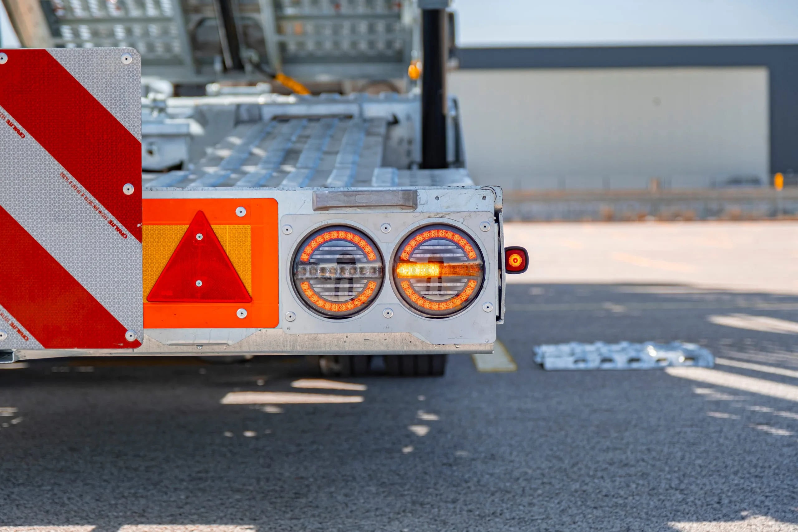 Integrierte Beleuchtung mit LED — STU Trailers