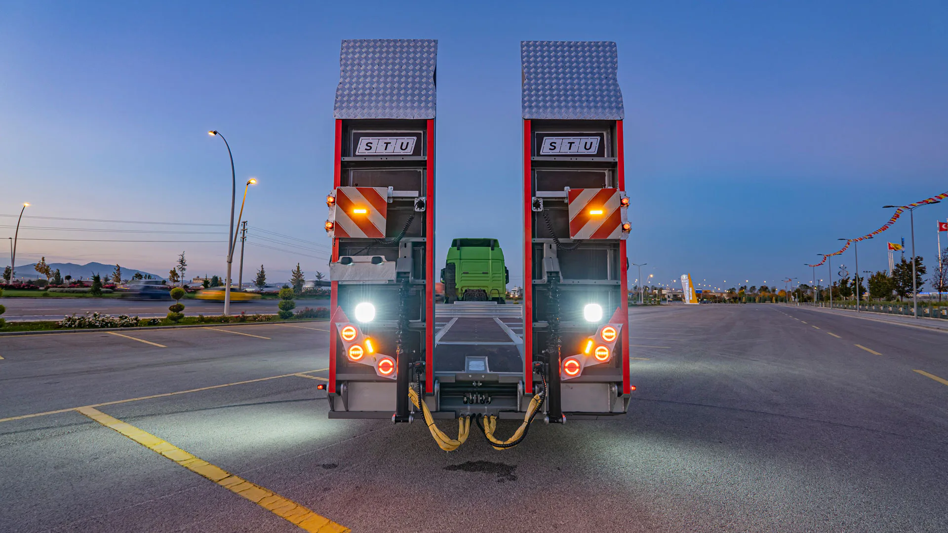 Für den europäischen Transporteinsatz gebaut — STU Trailers