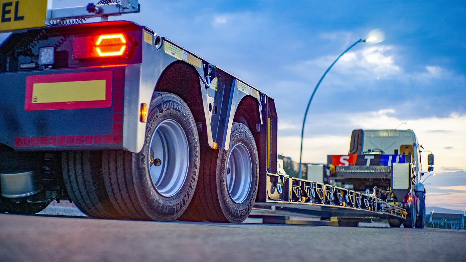 Hydraulic Steering Low Loader — STU Trailers