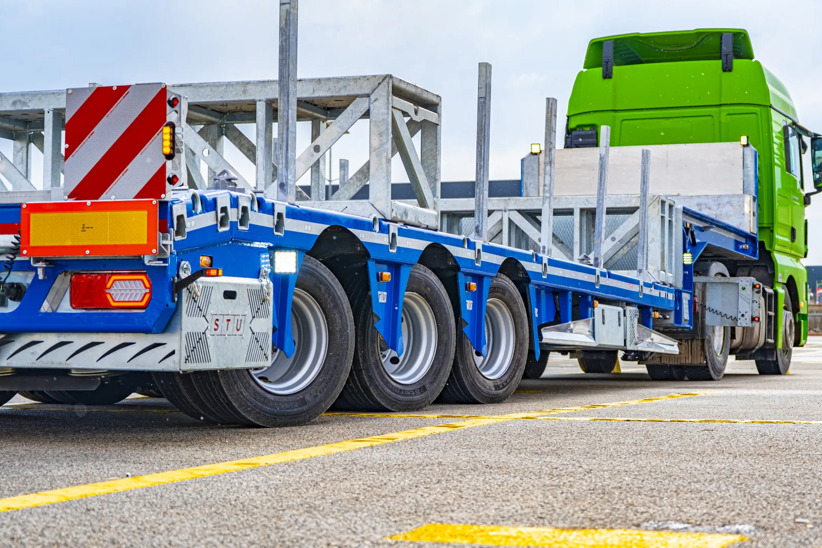 Hydraulic Steering Lowbed — STU Trailers