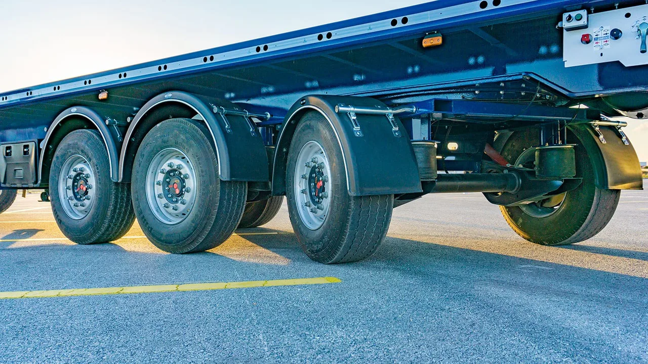 Pintura y revestimiento — STU Trailers