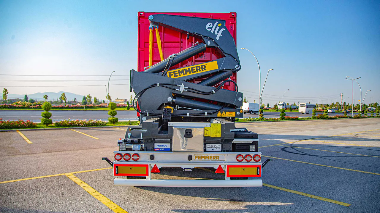Rimorchio per movimentazione container in porti, piazzali, cantieri e aree di stoccaggio remote. — STU Trailers
